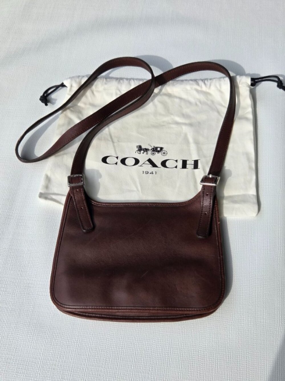 Coach Vintage Hippie Slim Bag  D0P-9132  Excellent Gently Used Condition
